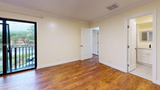 Building Photo - 4206 NW 114th Terrace