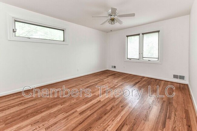 Building Photo - 6206 Redwood Ln