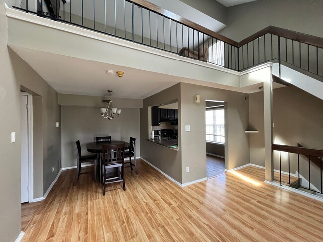 Building Photo - 2 bedroom condo in Newtown Grant