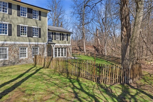 Building Photo - 1474 Marsh Rd