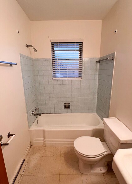 Bathroom - 611 Cherry St