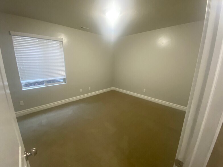 Building Photo - 224 W Bellano Way