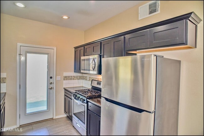 Building Photo - 452 Isaias Ave.