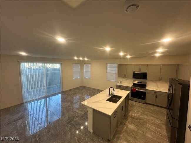 Building Photo - 6634 Tumoulin St