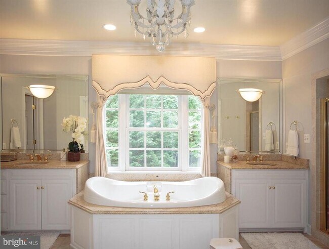 Building Photo - 6125 Old Dominion Dr