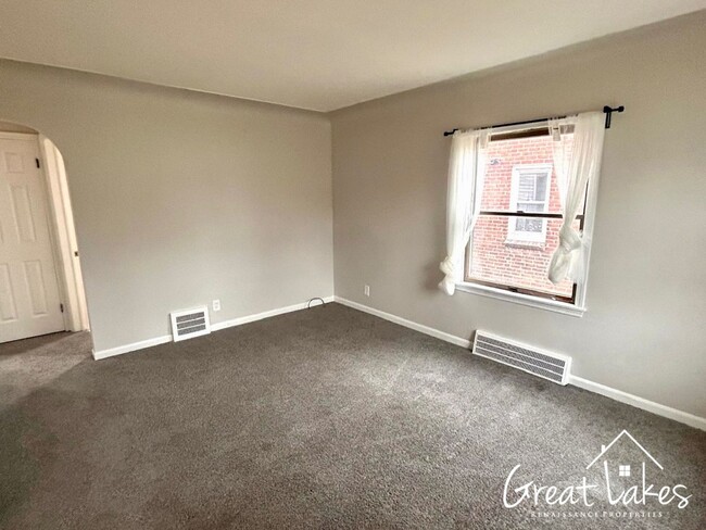 Building Photo - $200 OFF FIRST MONTH'S RENT - Lovely 2 Bed...