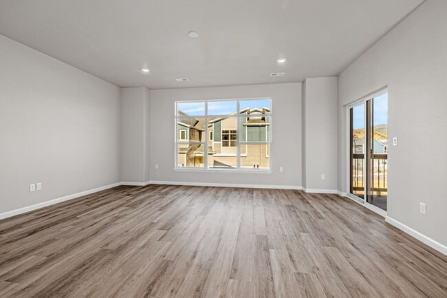 Building Photo - 717 Belleza Vw