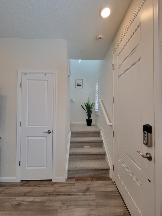 Building Photo - 478 Millwall Cir