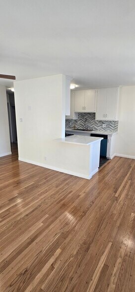 Building Photo - 2075 E Appleton St