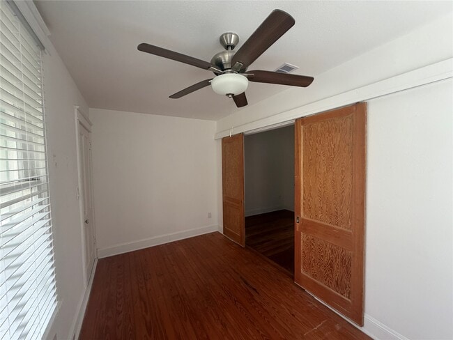 Building Photo - 1014 Avenue M