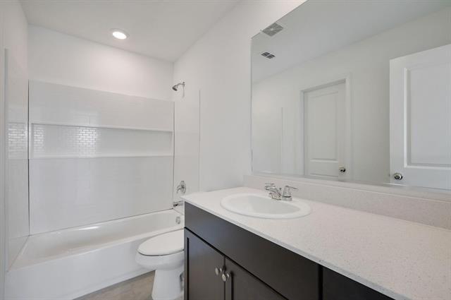 Building Photo - 2625 Kingsman Dr