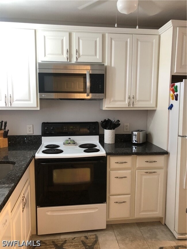 Building Photo - 150 Turtle Lake Ct