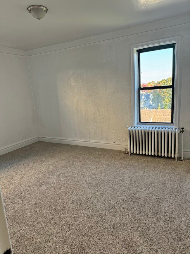 Building Photo - 211 Glenwood Ave