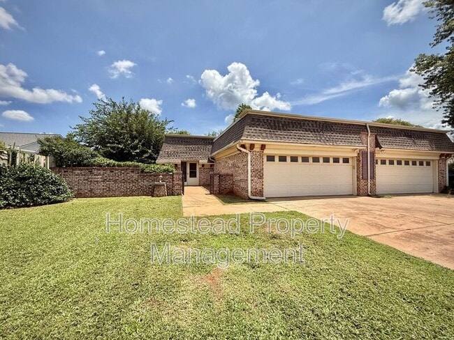 Building Photo - 12308 Green Valley Dr
