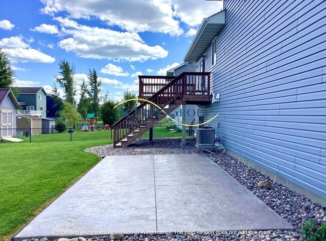 Building Photo - 3BR, 2 1/2 BA Single Family Home in Elk River