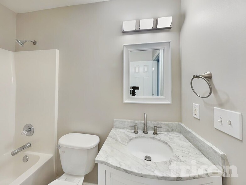 Building Photo - 3929 Grandover Dr