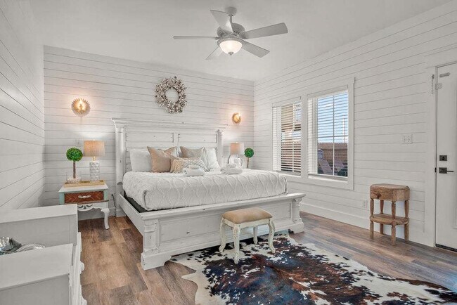 Building Photo - 707 Parkplace-SI ID1036727P