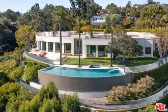 Building Photo - 1118 Calle Vista Dr