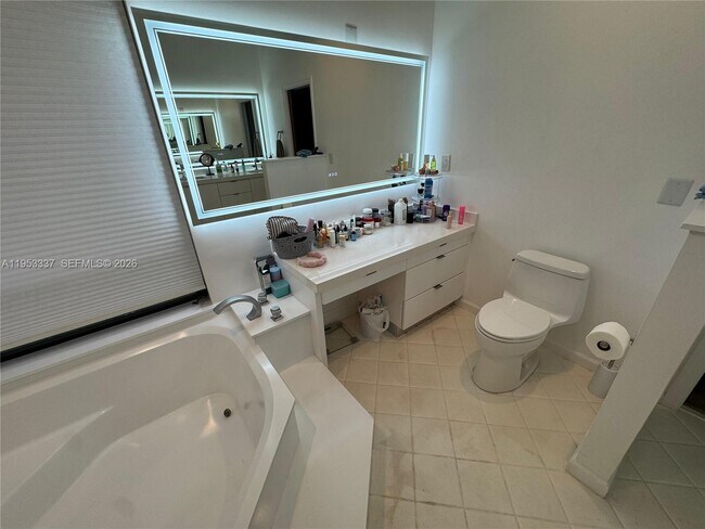 Building Photo - 3911 SW 56th Ct