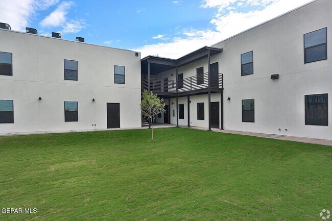 Building Photo - 1061 Ranger St