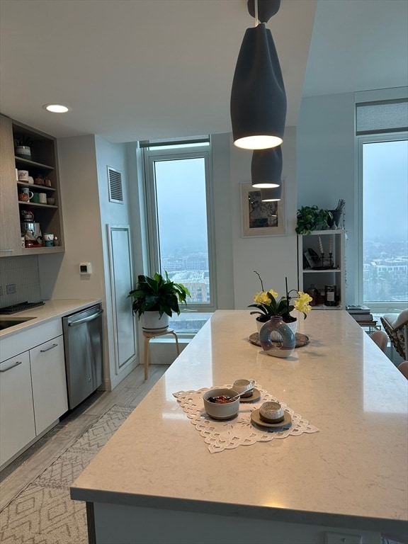 Building Photo - 125 Guest St