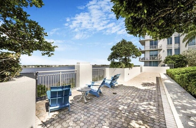 300 S Australian Ave 300 S Australian - 300 S Australian Ave West Palm Beach Fl Building Photo
