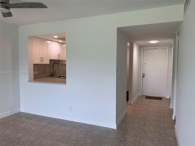 Building Photo - 5100 SW 90th Ave