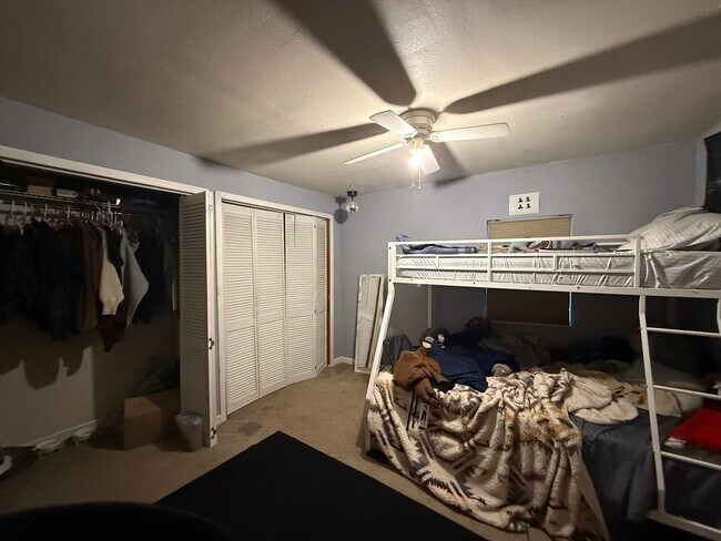 Building Photo - 3 bedroom / Home in North Pole / Pet friendly!