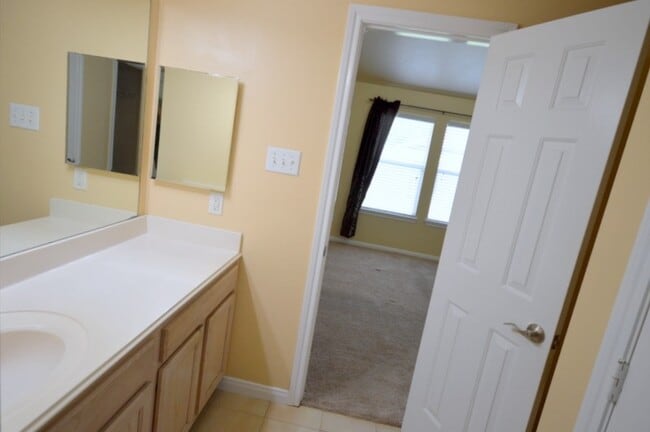 Building Photo - 8311 Kingsbridge Meadow Dr