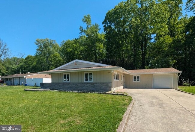 Building Photo - 326 Cherry Hill Blvd