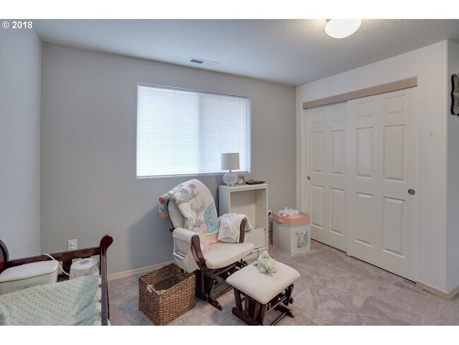 Building Photo - Charming North Portland 3 Bed 2.5 Bath Kenton Neighborhood House ~ Garage, A/C & Washer & Dryer!