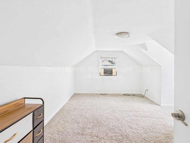 Building Photo - 3853 Atterbury St