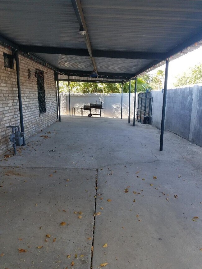 Building Photo - 4303 Revolution Rd