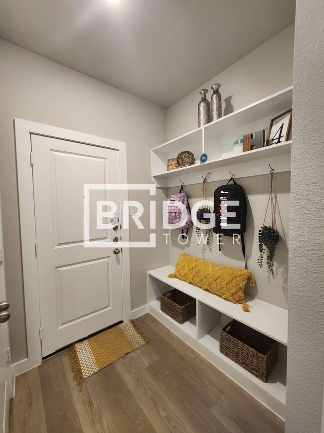 Building Photo - AMITY PLAN