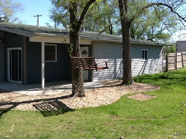 Building Photo - Amazing Country property!