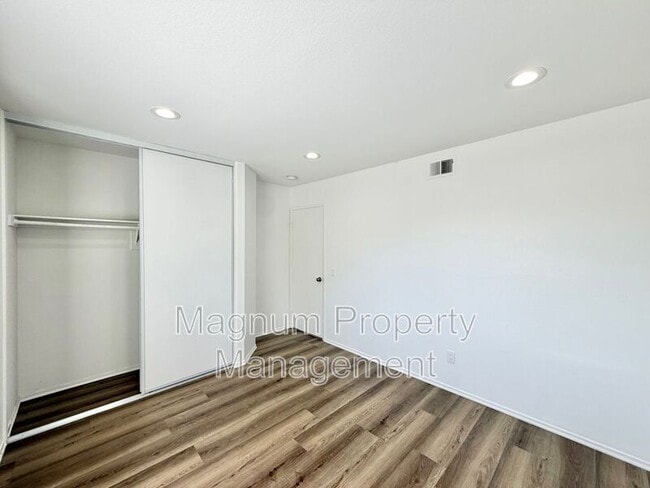 Building Photo - 43391 Calle Morita