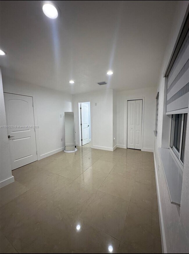 Building Photo - 20521 SW 125th Ave