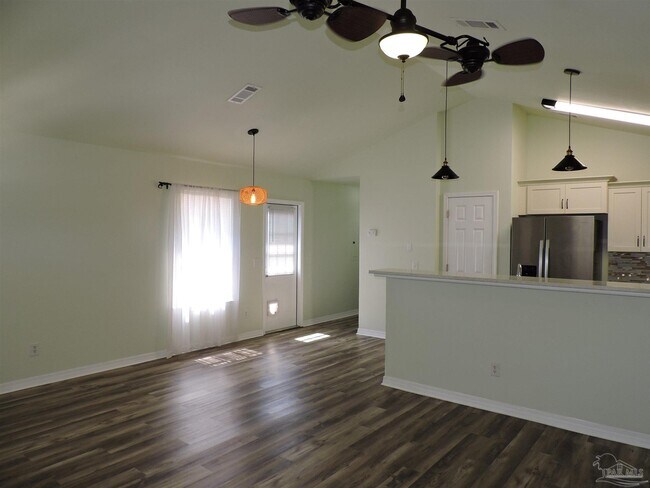 Building Photo - 508 E Gonzalez St