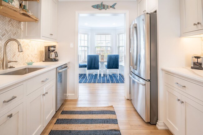 Building Photo - OFF-SEASON MONTHLY RENTAL AVAILABLE MARCH OF 2026