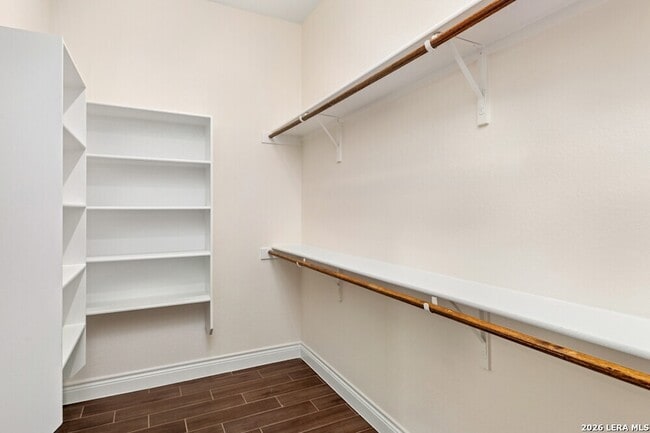 Building Photo - 406 Park Cir