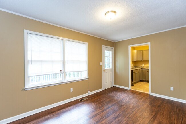 Building Photo - Pet-Friendly 3BR with Bonus Room, Deck & G...
