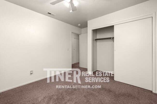 Building Photo - 9282 Corinthian Cir