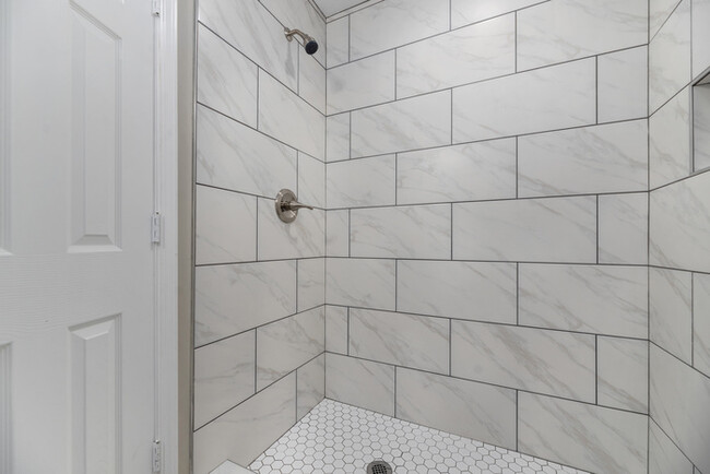 Building Photo - 804 Townsend Ave