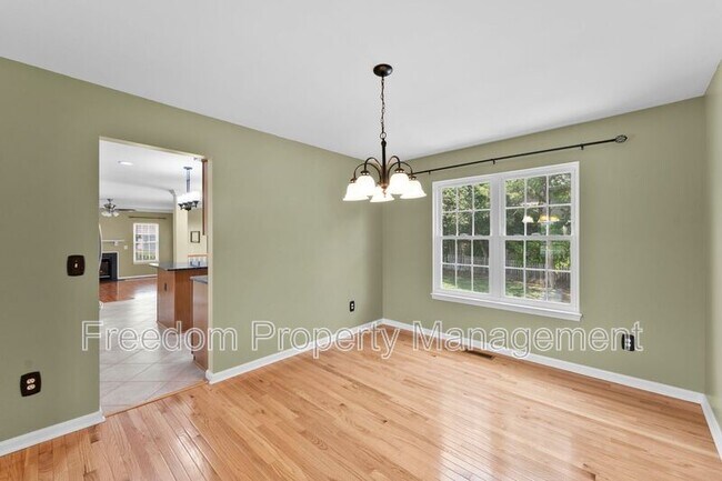 Building Photo - 9140 Worthington Dr