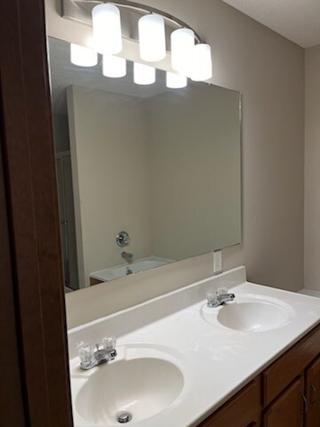Building Photo - 123 Remington Ct