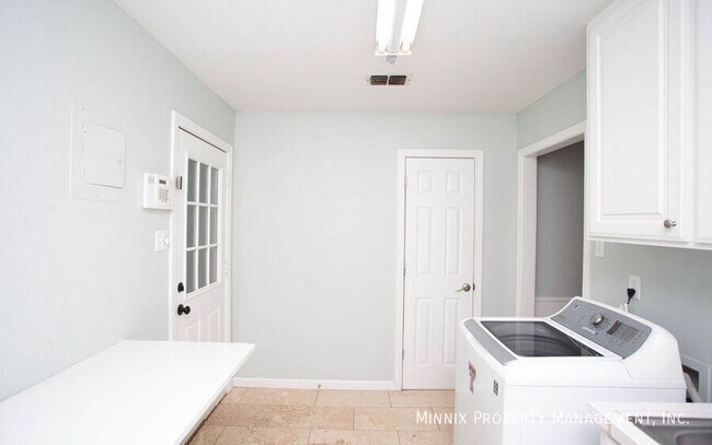 Building Photo - 6309 Nashville Dr