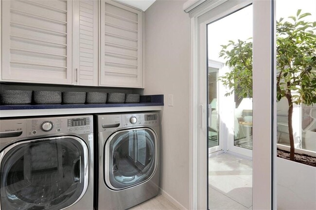 Building Photo - 3694 Glen Oaks Manor Dr