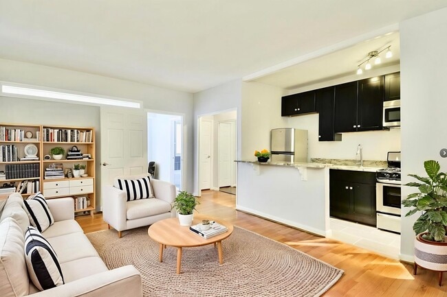 Building Photo - GORGEOUS JR ONE BEDROOM IN DOUPONT
