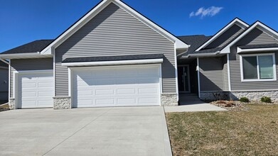 Building Photo - Stunning 4-Bedroom Home in Beautiful Waukee Neighborhood!
