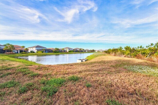 Building Photo - 16235 Pine Mist Dr